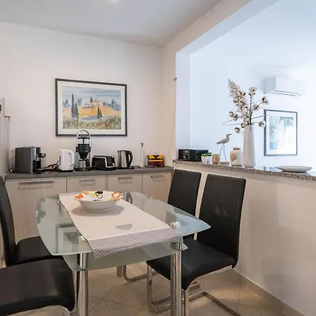 Mina Apartment