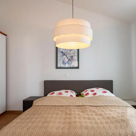 Apartment Mina *